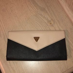 Guess Clutch